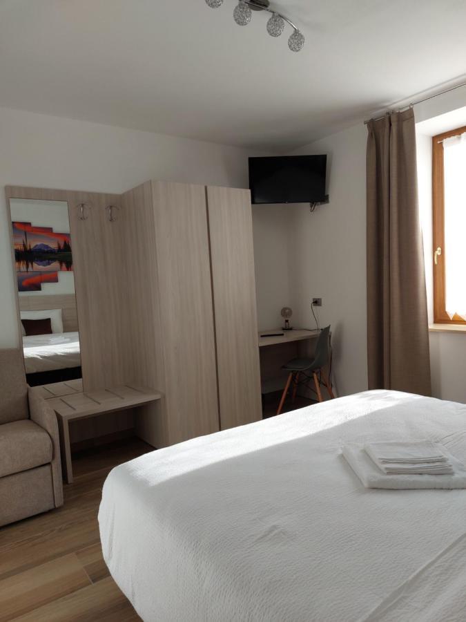 B&B Angela Valdinon Predaia Luaran gambar