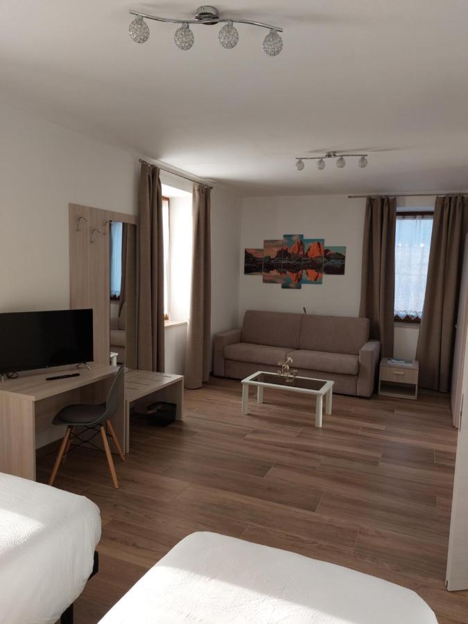 B&B Angela Valdinon Predaia Luaran gambar