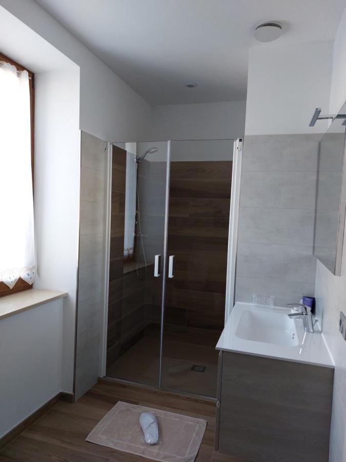 B&B Angela Valdinon Predaia Luaran gambar